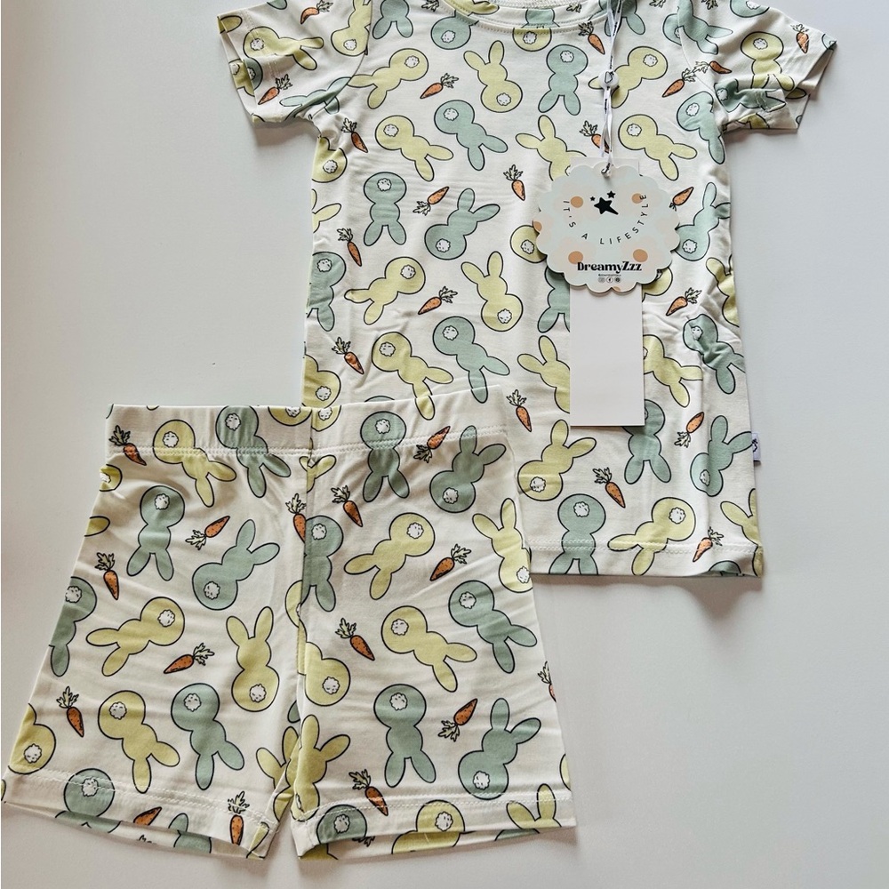 NWT Dream Big little co bamboo set